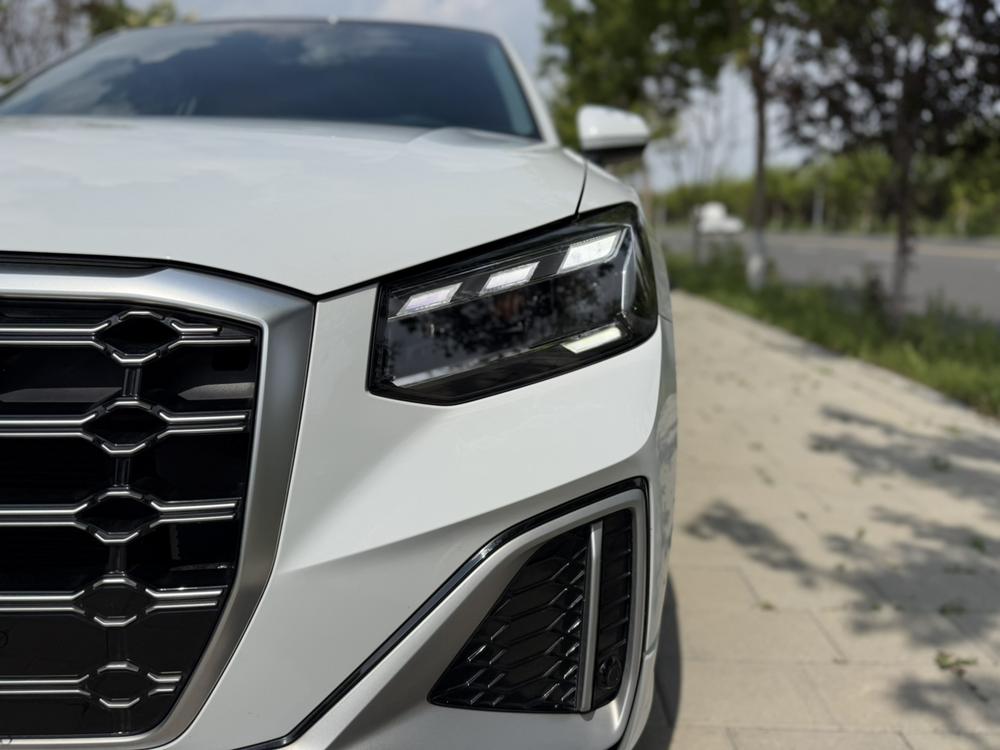 Audi Audi Q2L