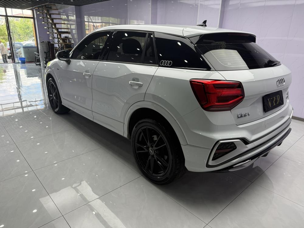 Audi Audi Q2L