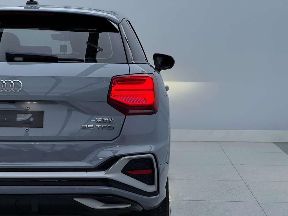 Audi Audi Q2L