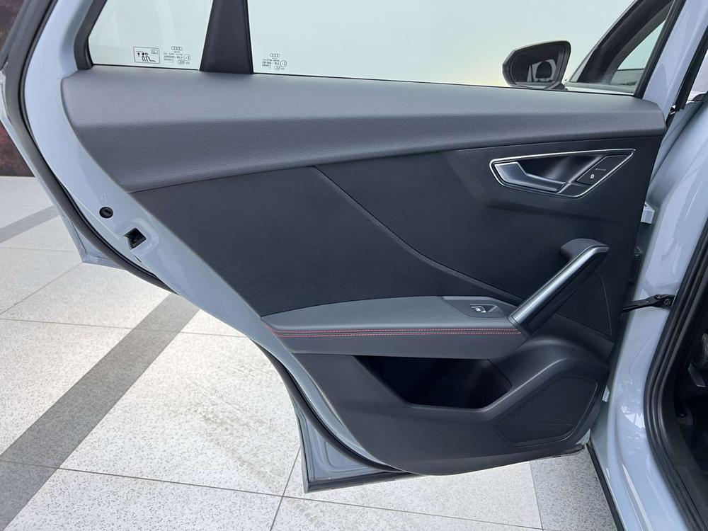 Audi Audi Q2L