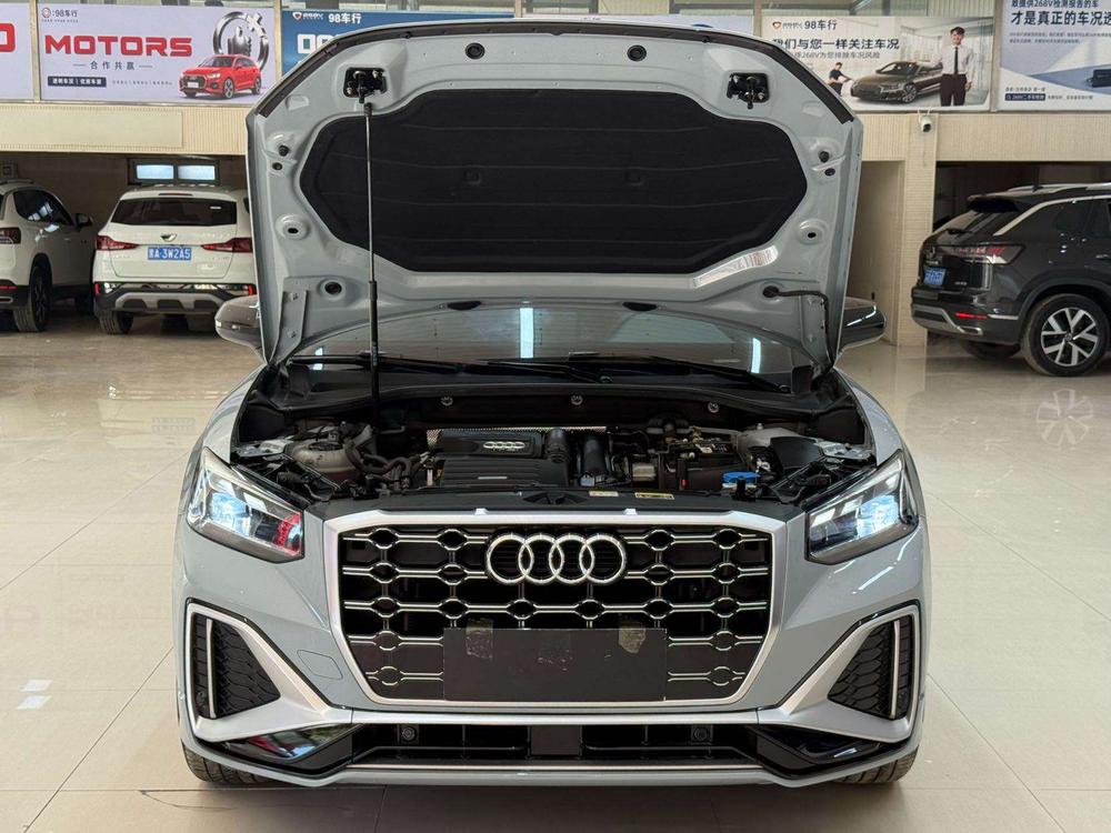 Audi Audi Q2L