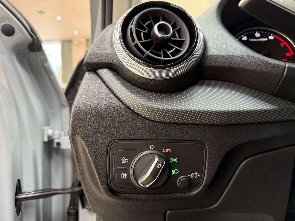 Audi Audi Q2L