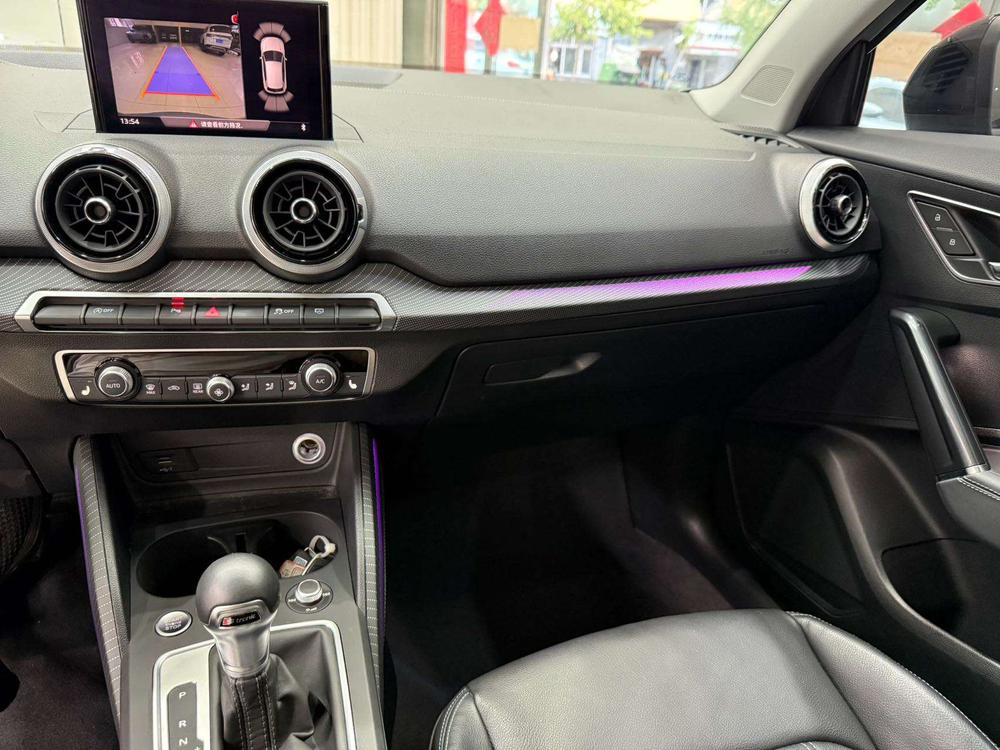 Audi Audi Q2L
