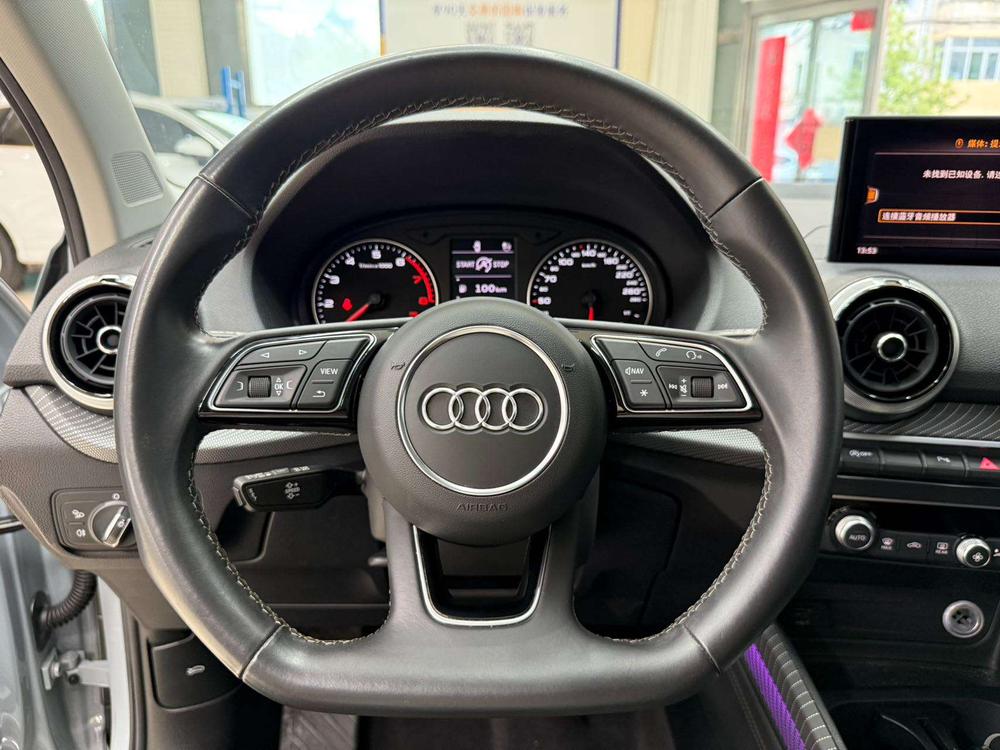 Audi Audi Q2L