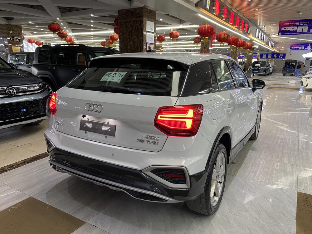 Audi Audi Q2L