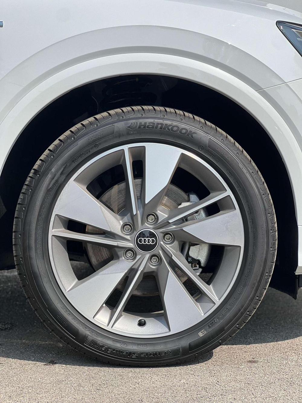Audi Audi Q2L