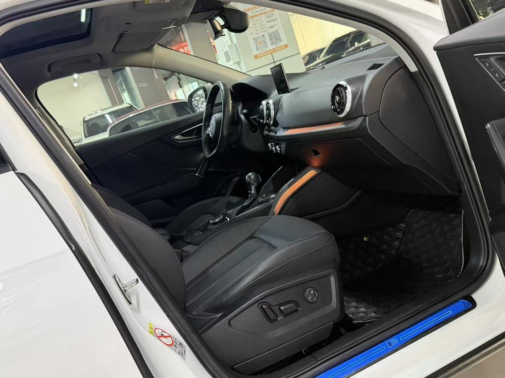 Audi Audi Q2L