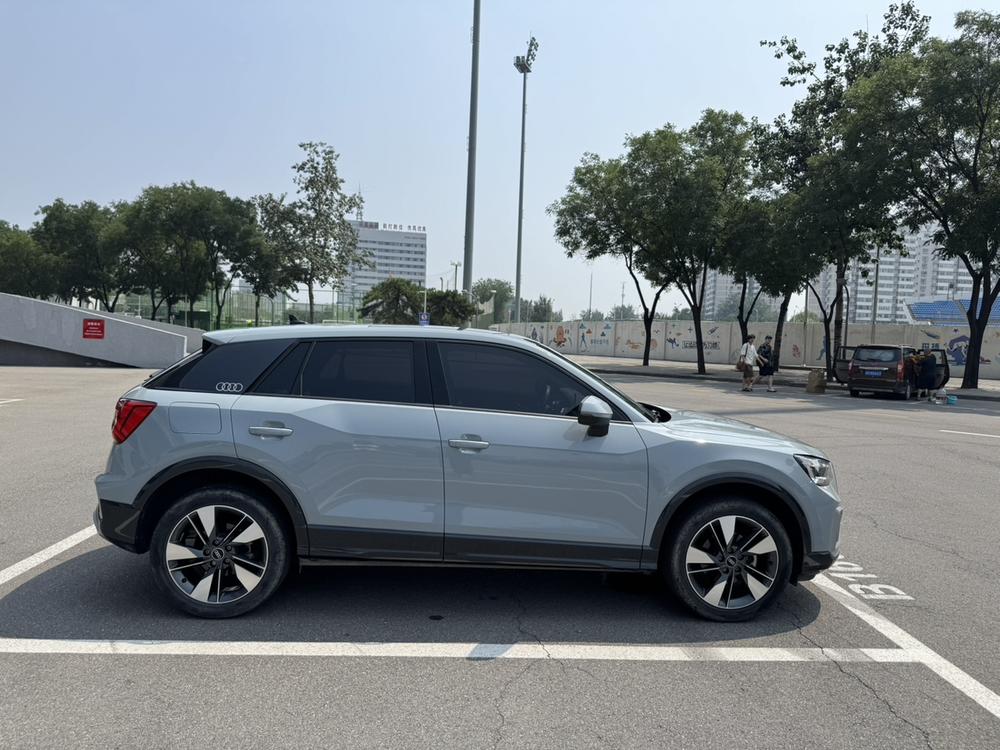 Audi Audi Q2L