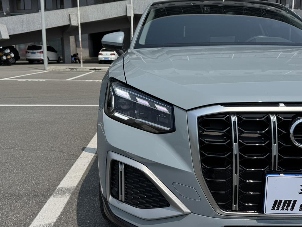 Audi Audi Q2L