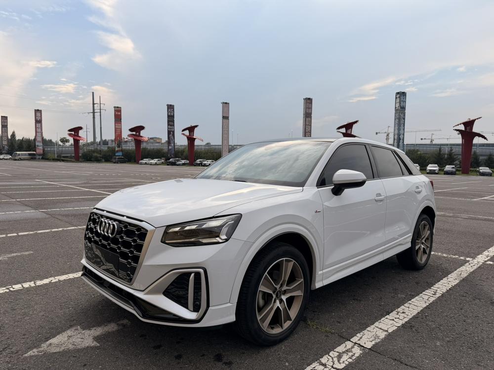 Audi Audi Q2L