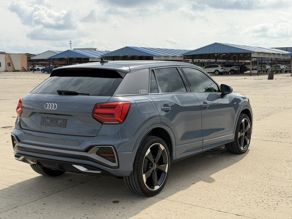 Audi Audi Q2L