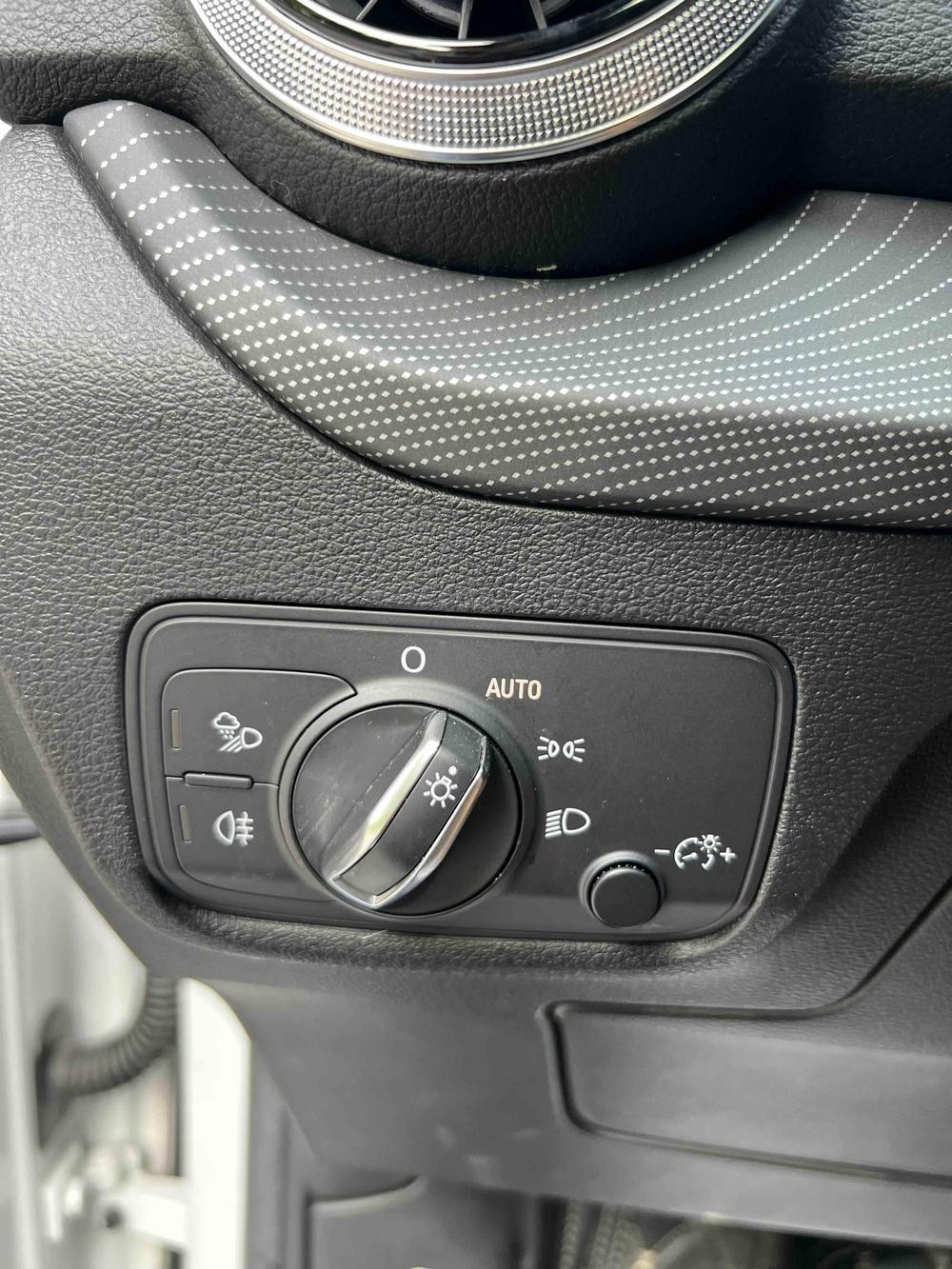 Audi Audi Q2L