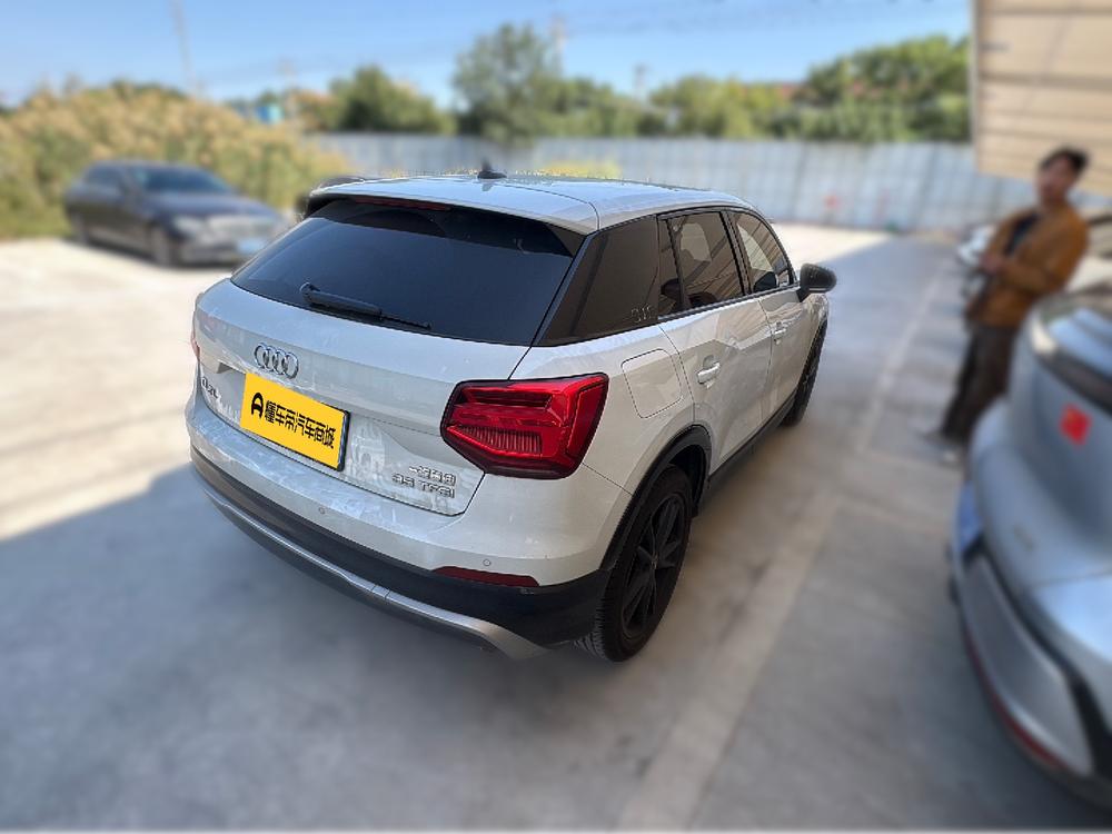 Audi Audi Q2L