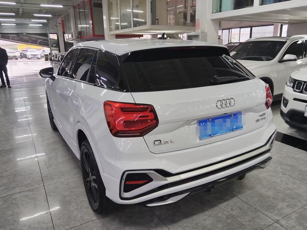 Audi Audi Q2L