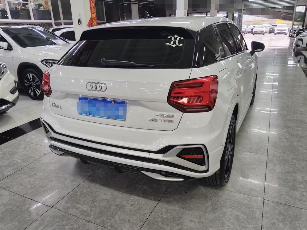 Audi Audi Q2L