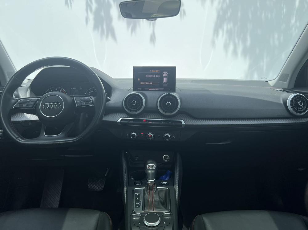 Audi Audi Q2L