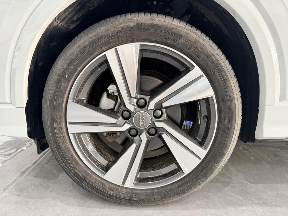 Audi Audi Q2L