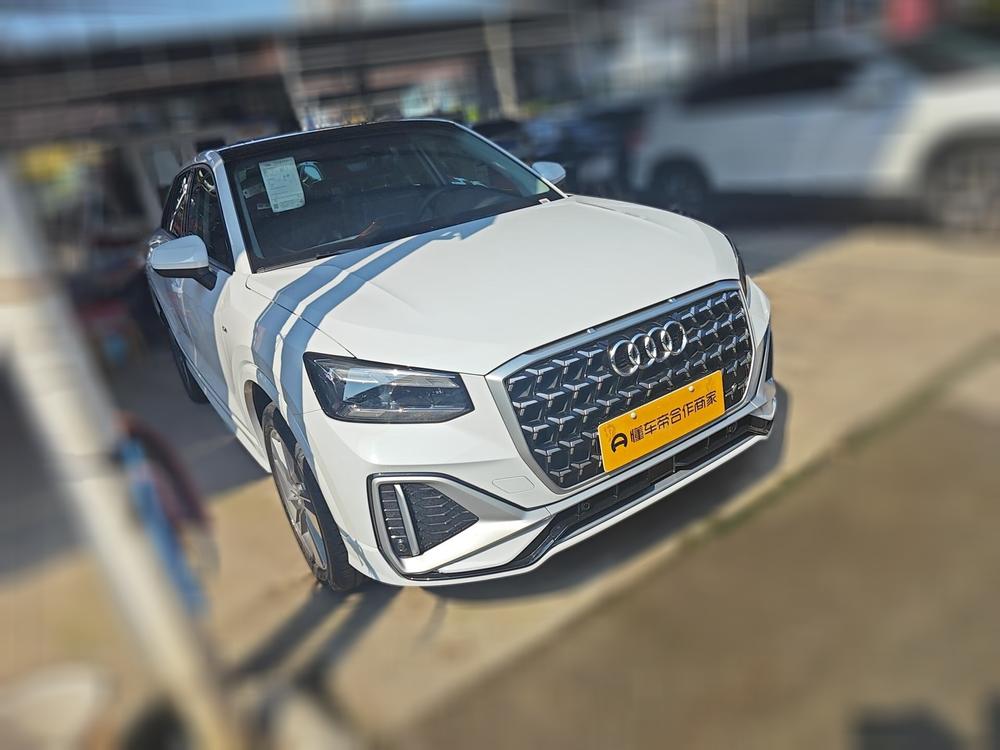 Audi Audi Q2L