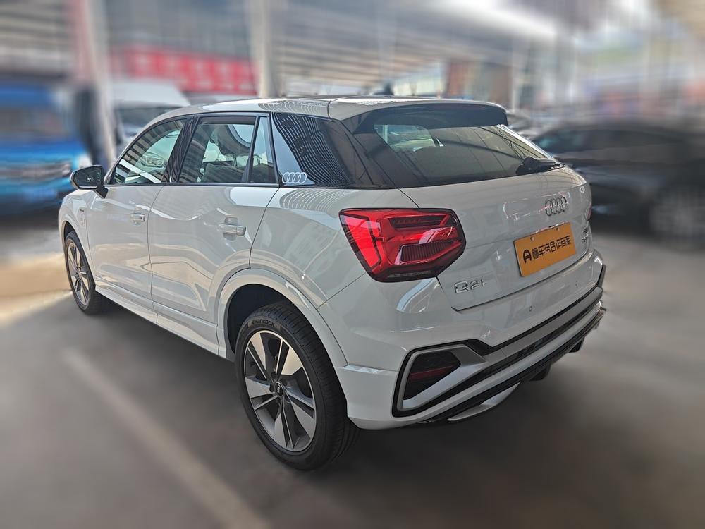 Audi Audi Q2L