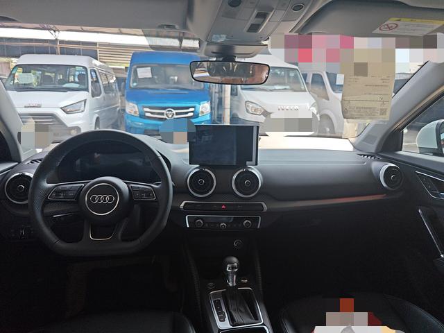 Audi Audi Q2L
