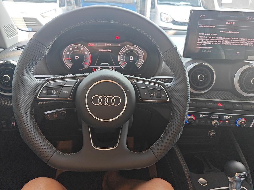 Audi Audi Q2L