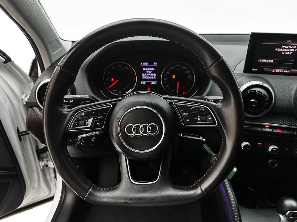Audi Audi Q2L