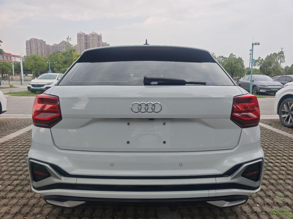 Audi Audi Q2L