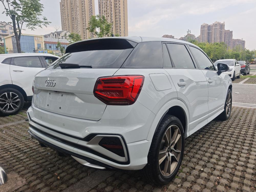 Audi Audi Q2L