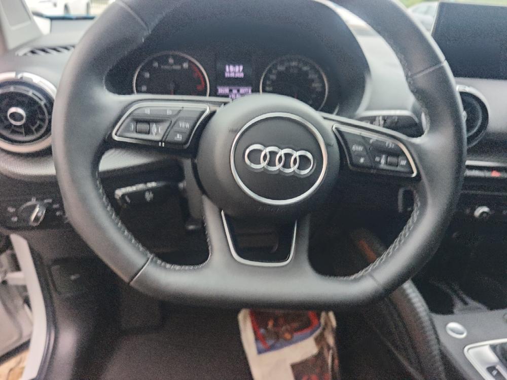 Audi Audi Q2L