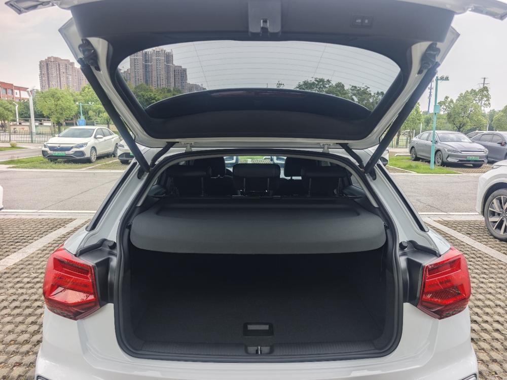 Audi Audi Q2L