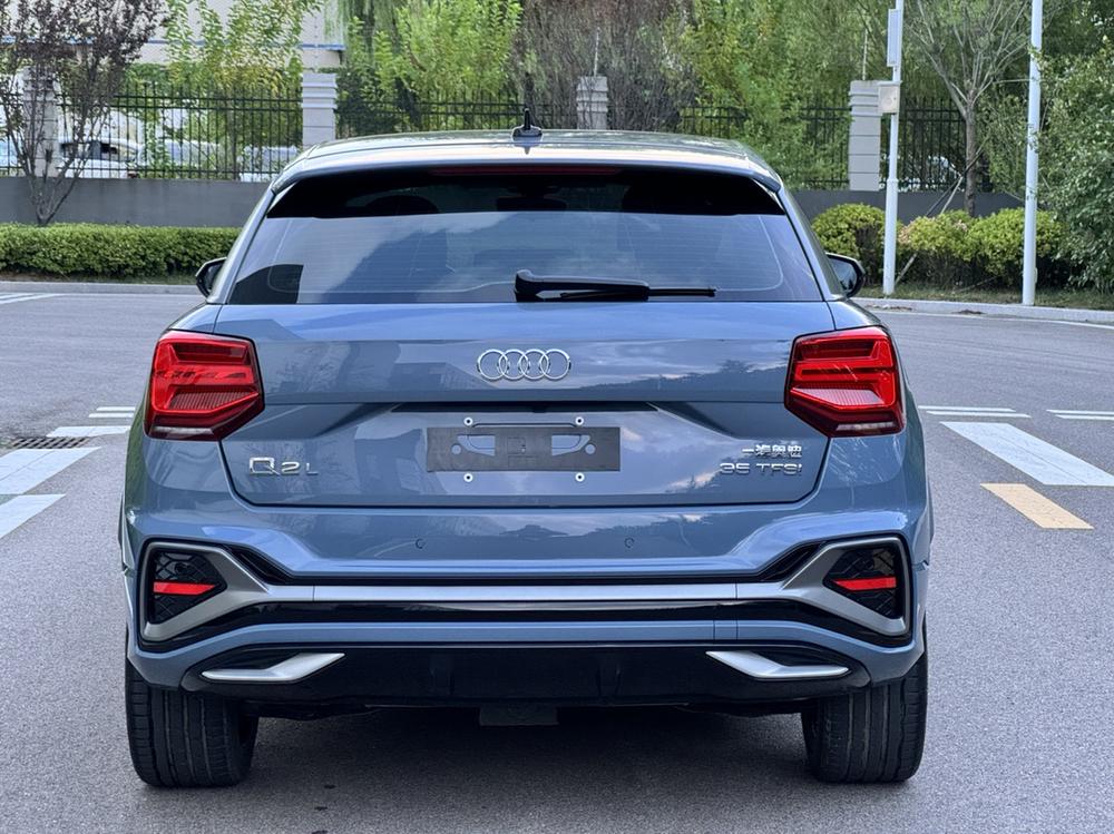 Audi Audi Q2L