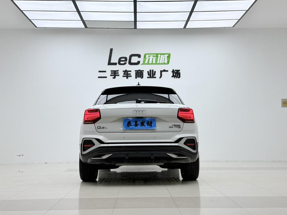 Audi Audi Q2L