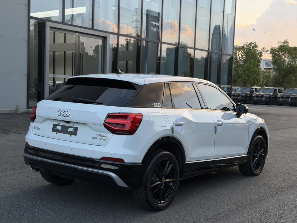 Audi Audi Q2L