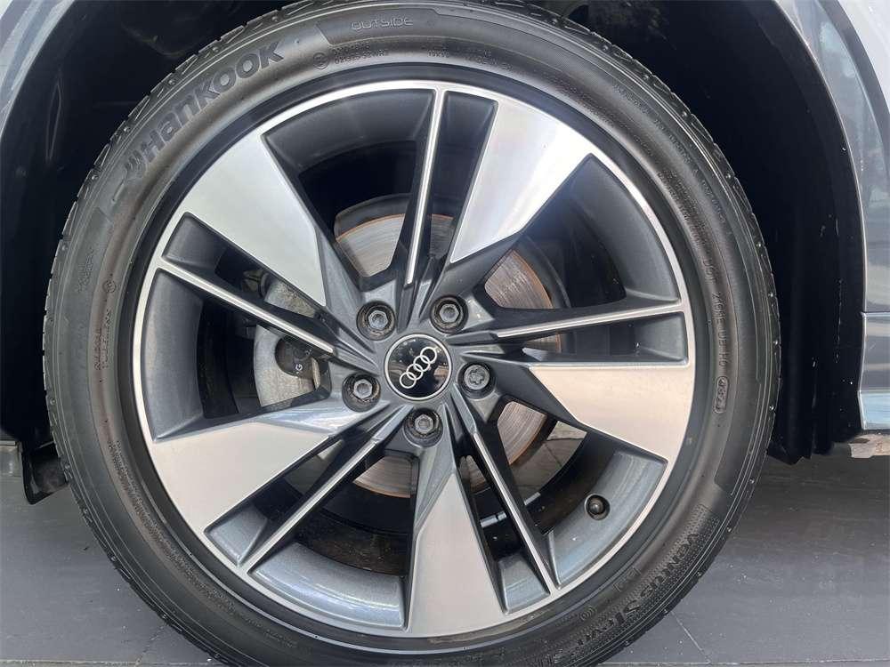 Audi Audi Q2L