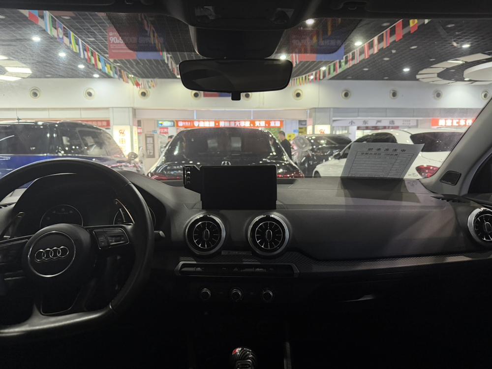 Audi Audi Q2L