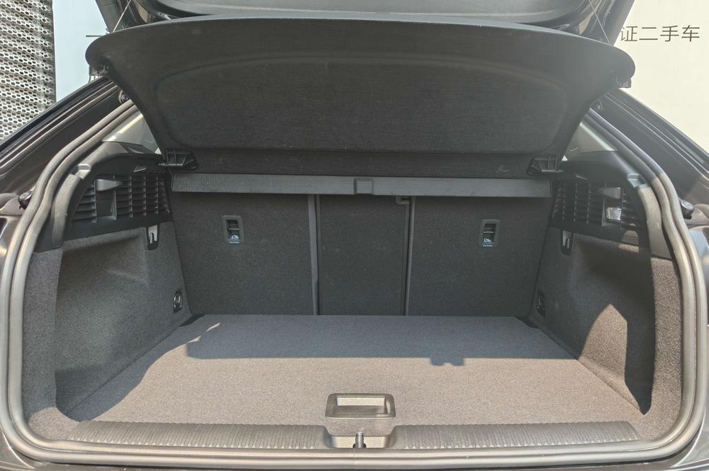 Audi Audi Q2L