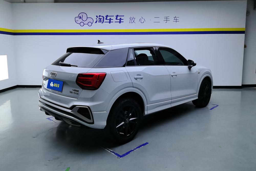 Audi Audi Q2L