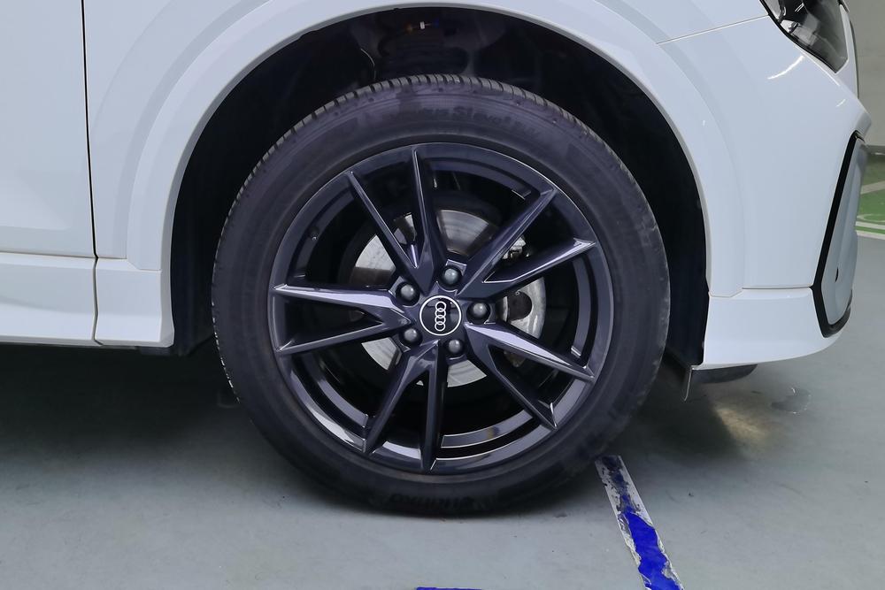 Audi Audi Q2L