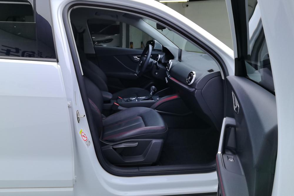 Audi Audi Q2L