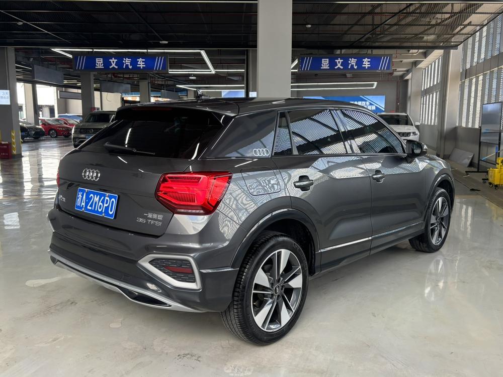 Audi Audi Q2L