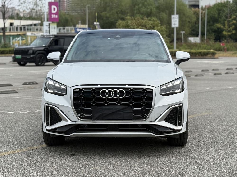 Audi Audi Q2L