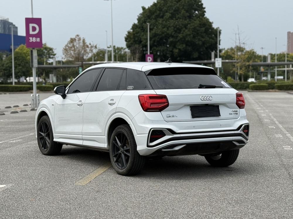 Audi Audi Q2L