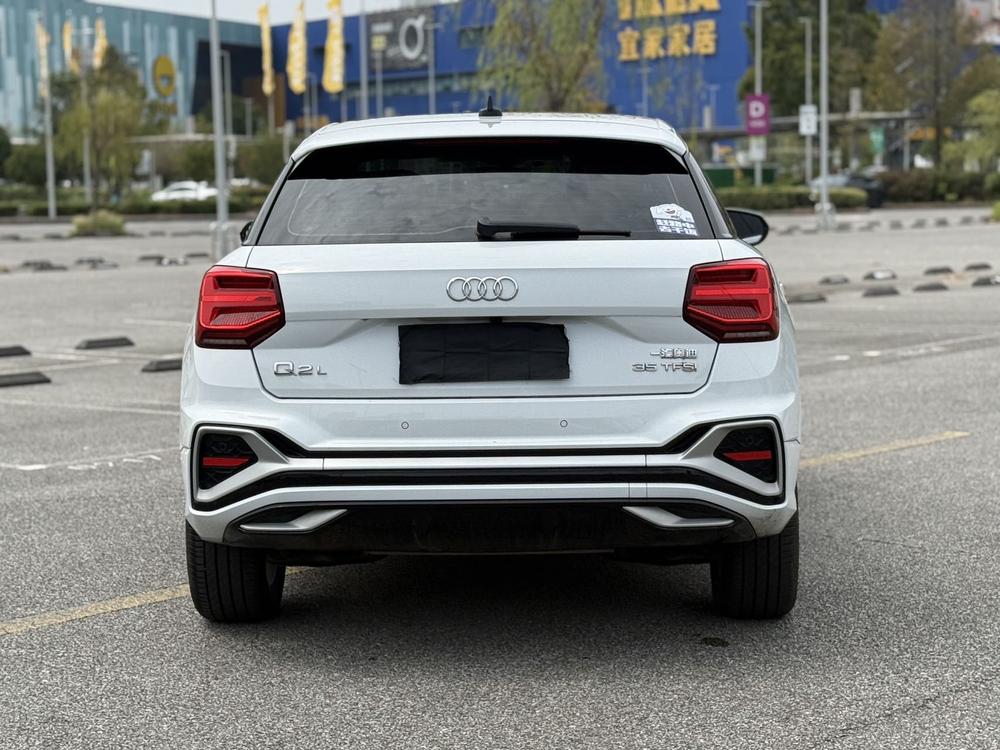 Audi Audi Q2L