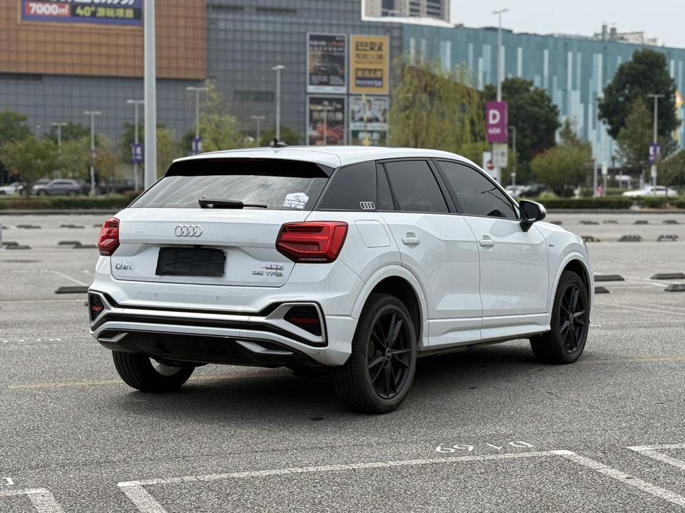 Audi Audi Q2L