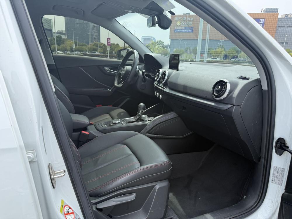 Audi Audi Q2L