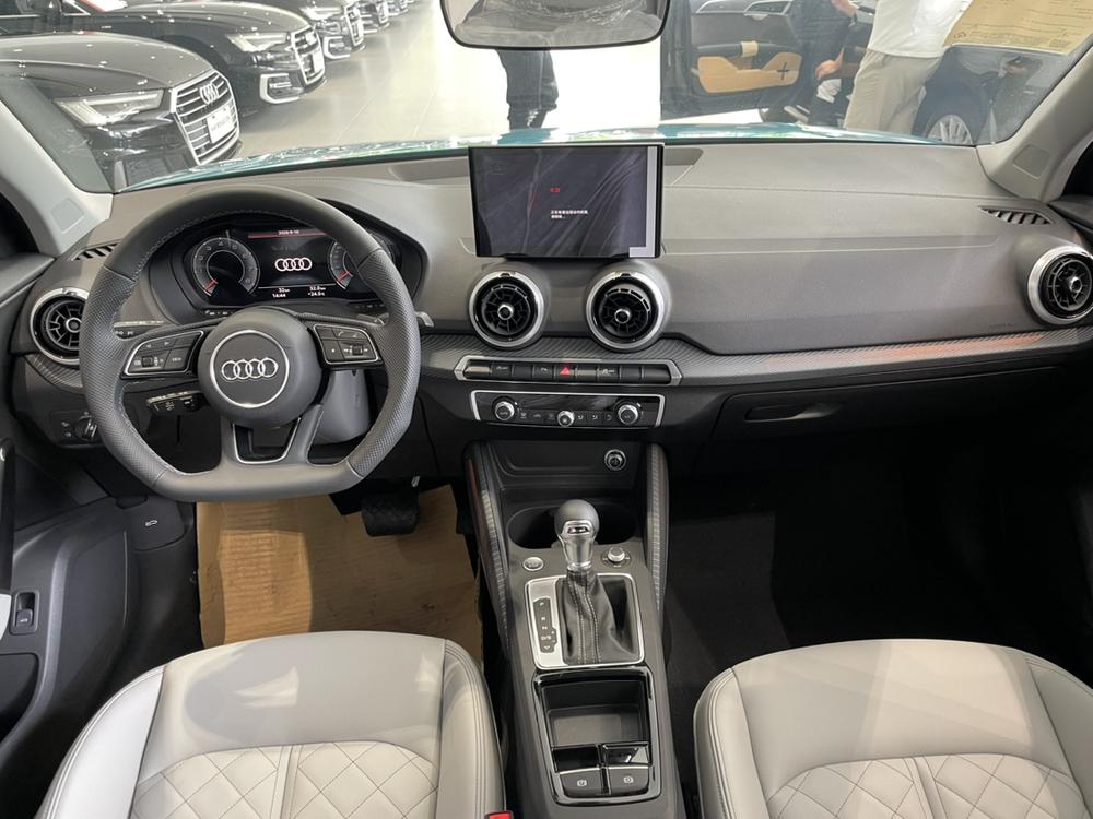Audi Audi Q2L