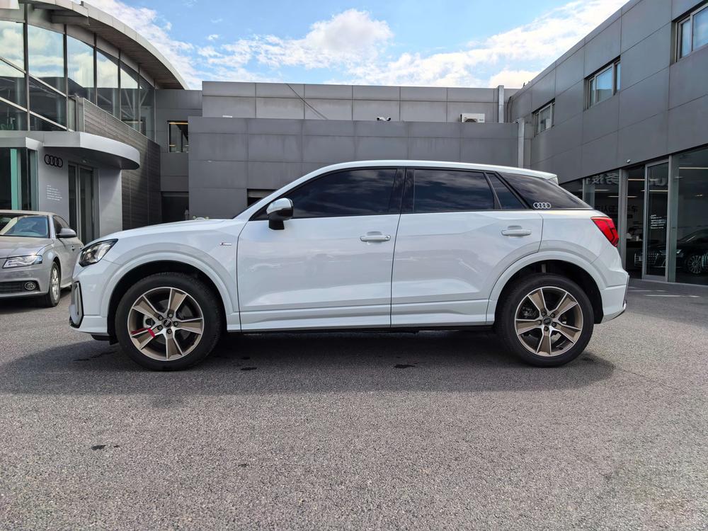 Audi Audi Q2L