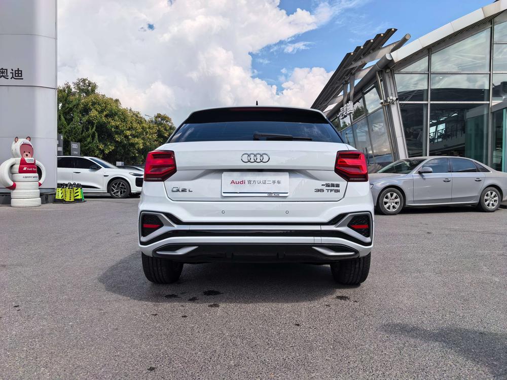 Audi Audi Q2L