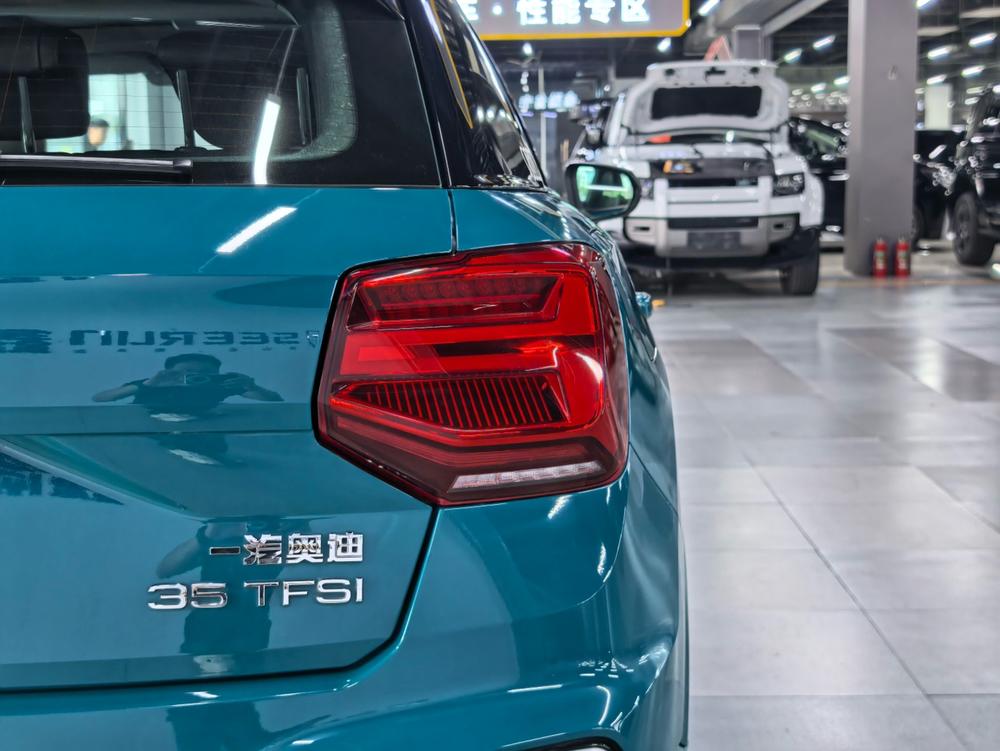 Audi Audi Q2L