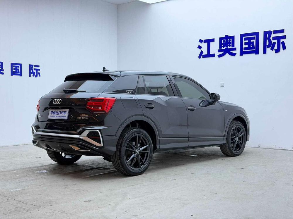 Audi Audi Q2L